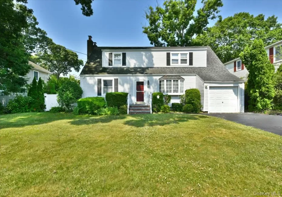 344 New York Avenue, Oyster Bay, NY, 3 Bedrooms Bedrooms, 11 Rooms Rooms,2 BathroomsBathrooms,Residential,For Rent,New York,0,1022968 344 New York Avenue, Oyster Bay, NY, 3 Bedrooms Bedrooms, 11 Rooms Rooms,2 BathroomsBathrooms,Residential,For Rent,New York,0,1022968