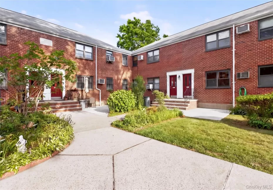 160-28 17th Avenue, New York, NY, 2 Bedrooms Bedrooms, 5 Rooms Rooms,1 BathroomBathrooms,Residential,For Rent,17th,0,1022169 160-28 17th Avenue, New York, NY, 2 Bedrooms Bedrooms, 5 Rooms Rooms,1 BathroomBathrooms,Residential,For Rent,17th,0,1022169