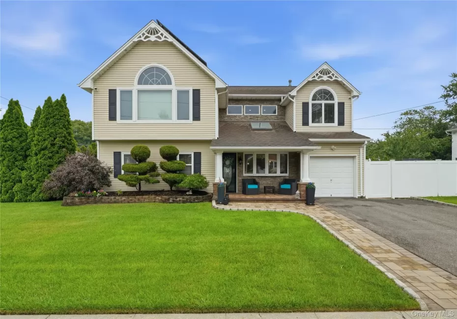 1 Gould Drive, Brookhaven, NY, 4 Bedrooms Bedrooms, 9 Rooms Rooms,2 BathroomsBathrooms,Residential,For Rent,Gould,0,1019380 1 Gould Drive, Brookhaven, NY, 4 Bedrooms Bedrooms, 9 Rooms Rooms,2 BathroomsBathrooms,Residential,For Rent,Gould,0,1019380