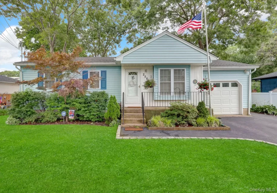 258 Floyd Road, Brookhaven, NY, 3 Bedrooms Bedrooms, 5 Rooms Rooms,2 BathroomsBathrooms,Residential,For Rent,Floyd,0,1022001 258 Floyd Road, Brookhaven, NY, 3 Bedrooms Bedrooms, 5 Rooms Rooms,2 BathroomsBathrooms,Residential,For Rent,Floyd,0,1022001