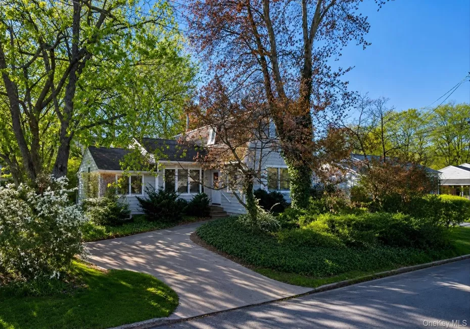 12 Haven Drive, Huntington, NY, 5 Bedrooms Bedrooms, 11 Rooms Rooms,2 BathroomsBathrooms,Residential,For Rent,Haven,0,1023371 12 Haven Drive, Huntington, NY, 5 Bedrooms Bedrooms, 11 Rooms Rooms,2 BathroomsBathrooms,Residential,For Rent,Haven,0,1023371