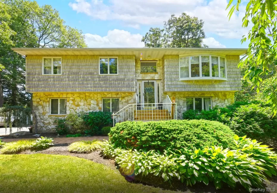 97 Elk Street, Huntington, NY, 4 Bedrooms Bedrooms, 10 Rooms Rooms,3 BathroomsBathrooms,Residential,For Rent,Elk,0,1023338 97 Elk Street, Huntington, NY, 4 Bedrooms Bedrooms, 10 Rooms Rooms,3 BathroomsBathrooms,Residential,For Rent,Elk,0,1023338