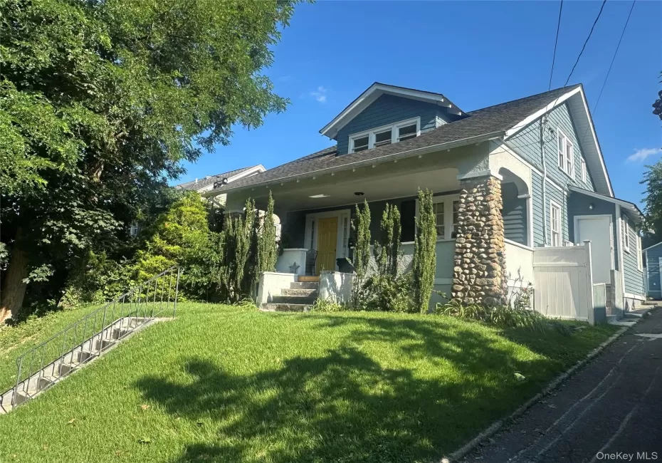 45 Landing Road, Glen Cove, NY, 3 Bedrooms Bedrooms, 5 Rooms Rooms,1 BathroomBathrooms,Residential Lease,For Rent,Landing,0,1023587 45 Landing Road, Glen Cove, NY, 3 Bedrooms Bedrooms, 5 Rooms Rooms,1 BathroomBathrooms,Residential Lease,For Rent,Landing,0,1023587