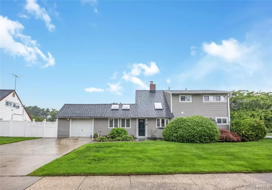2 Glow Lane, Oyster Bay, NY, 5 Bedrooms Bedrooms, 10 Rooms Rooms,2 BathroomsBathrooms,Residential,For Rent,Glow,0,1022584 2 Glow Lane, Oyster Bay, NY, 5 Bedrooms Bedrooms, 10 Rooms Rooms,2 BathroomsBathrooms,Residential,For Rent,Glow,0,1022584
