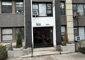 98-10 64th Avenue, New York, NY, 3 Rooms Rooms,1 BathroomBathrooms,Residential,For Rent,64th Avenue,0,967361 98-10 64th Avenue, New York, NY, 3 Rooms Rooms,1 BathroomBathrooms,Residential,For Rent,64th Avenue,0,967361