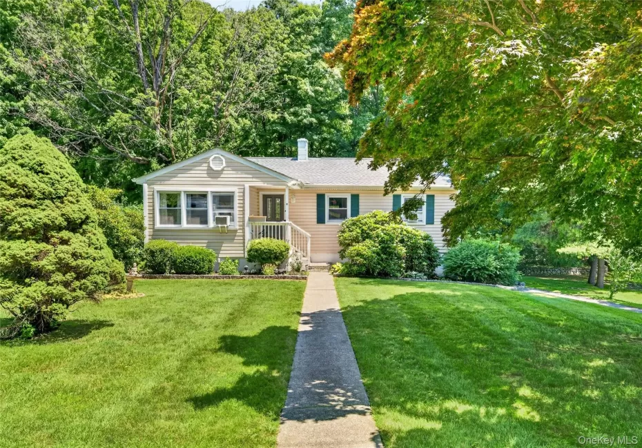 116 Chestnut Ridge Road, Carmel, NY, 3 Bedrooms Bedrooms, 7 Rooms Rooms,1 BathroomBathrooms,Residential,For Rent,Chestnut Ridge,0,1019498 116 Chestnut Ridge Road, Carmel, NY, 3 Bedrooms Bedrooms, 7 Rooms Rooms,1 BathroomBathrooms,Residential,For Rent,Chestnut Ridge,0,1019498