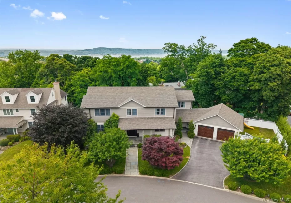 Welcome to 2 Castle Hill Close in Dobbs Ferry with full seasonal Hudson River views and sunsets! Welcome to 2 Castle Hill Close in Dobbs Ferry with full seasonal Hudson River views and sunsets!