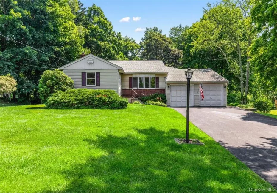 welcome home! Quiet residential street sits 2872 Brookfield Dr. welcome home! Quiet residential street sits 2872 Brookfield Dr.