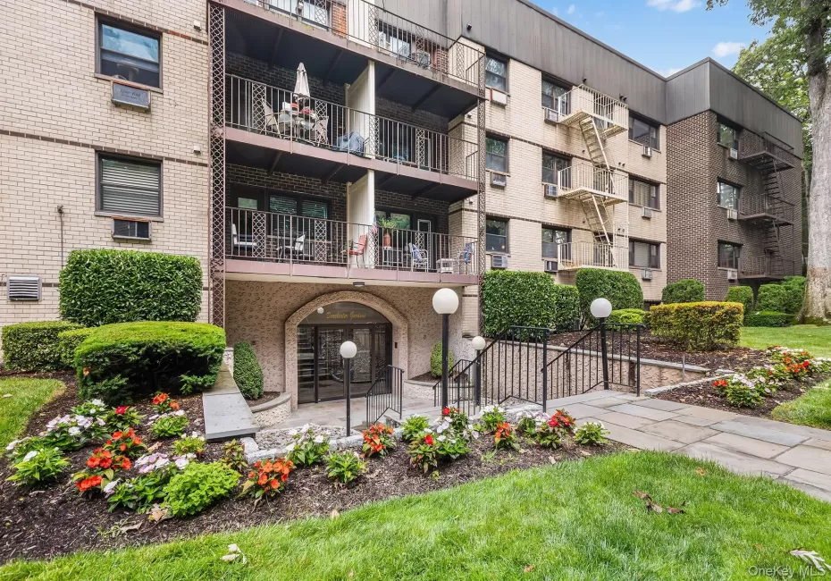 2241 Palmer Avenue, New Rochelle, NY, 2 Bedrooms Bedrooms, 5 Rooms Rooms,2 BathroomsBathrooms,Residential,For Rent,Palmer,0,1019646 2241 Palmer Avenue, New Rochelle, NY, 2 Bedrooms Bedrooms, 5 Rooms Rooms,2 BathroomsBathrooms,Residential,For Rent,Palmer,0,1019646