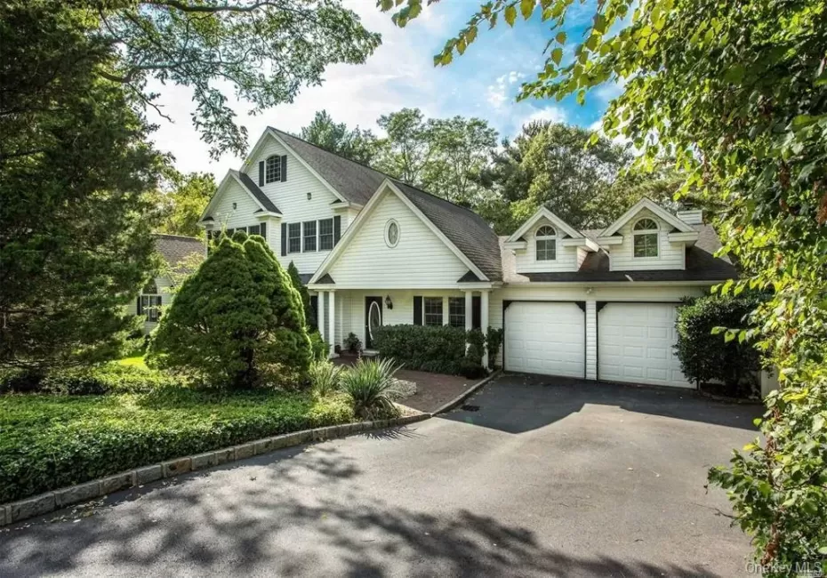 39 Hunting Hill Drive, Huntington, NY, 5 Bedrooms Bedrooms, 12 Rooms Rooms,4 BathroomsBathrooms,Residential,For Rent,Hunting Hill,0,1022396 39 Hunting Hill Drive, Huntington, NY, 5 Bedrooms Bedrooms, 12 Rooms Rooms,4 BathroomsBathrooms,Residential,For Rent,Hunting Hill,0,1022396