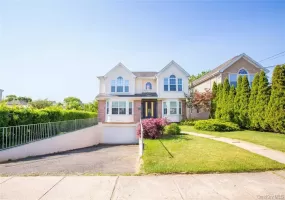 66 Maple Street, North Hempstead, NY, 4 Bedrooms Bedrooms, 10 Rooms Rooms,3 BathroomsBathrooms,Residential,For Rent,Maple,0,1022632 66 Maple Street, North Hempstead, NY, 4 Bedrooms Bedrooms, 10 Rooms Rooms,3 BathroomsBathrooms,Residential,For Rent,Maple,0,1022632