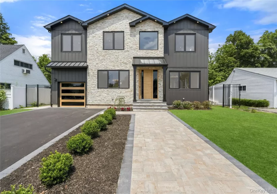 28 Choir Lane, Hempstead, NY, 5 Bedrooms Bedrooms, 15 Rooms Rooms,5 BathroomsBathrooms,Residential,For Rent,Choir,0,1023136 28 Choir Lane, Hempstead, NY, 5 Bedrooms Bedrooms, 15 Rooms Rooms,5 BathroomsBathrooms,Residential,For Rent,Choir,0,1023136