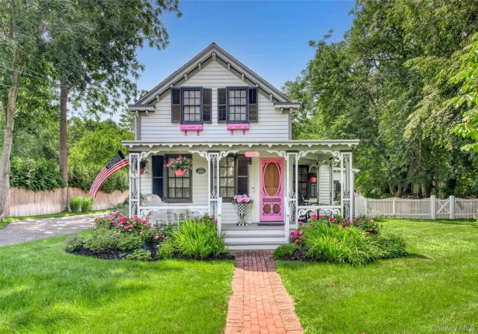 8440 Main Road, Southold, NY, 4 Bedrooms Bedrooms, 7 Rooms Rooms,1 BathroomBathrooms,Residential,For Rent,Main,0,1021286 8440 Main Road, Southold, NY, 4 Bedrooms Bedrooms, 7 Rooms Rooms,1 BathroomBathrooms,Residential,For Rent,Main,0,1021286