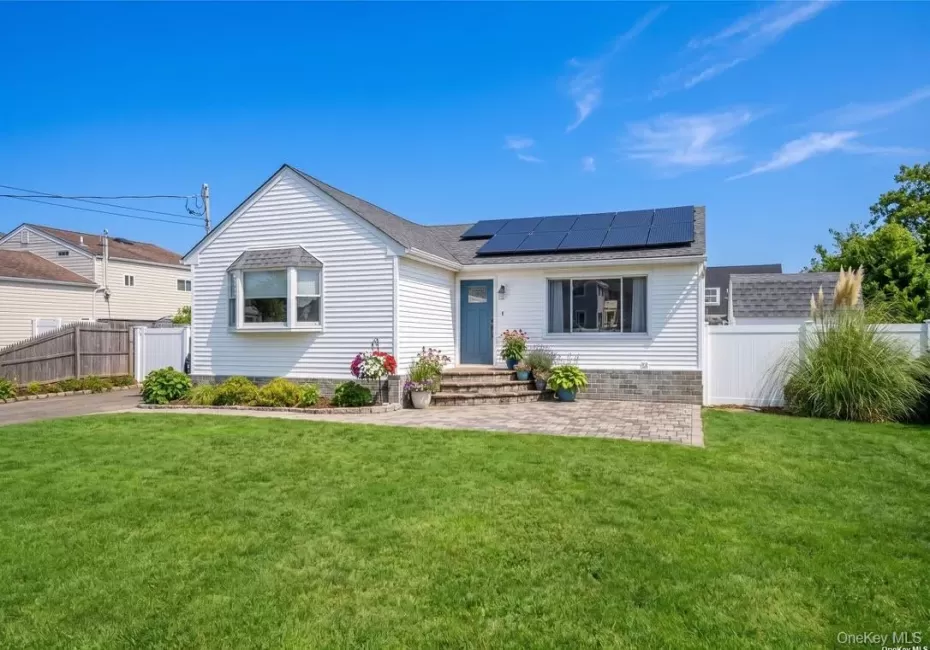 20 Seacrest Avenue, Babylon, NY, 3 Bedrooms Bedrooms, 7 Rooms Rooms,1 BathroomBathrooms,Residential,For Rent,Seacrest,0,1021897 20 Seacrest Avenue, Babylon, NY, 3 Bedrooms Bedrooms, 7 Rooms Rooms,1 BathroomBathrooms,Residential,For Rent,Seacrest,0,1021897