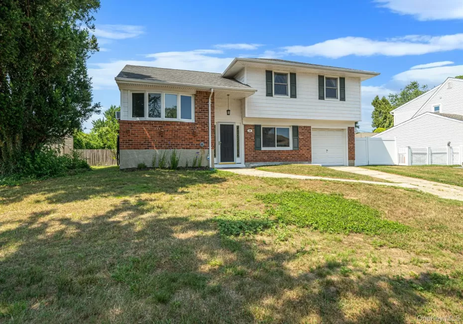 18 Brocton Lane, Smithtown, NY, 3 Bedrooms Bedrooms, 7 Rooms Rooms,1 BathroomBathrooms,Residential,For Rent,Brocton,0,1022415 18 Brocton Lane, Smithtown, NY, 3 Bedrooms Bedrooms, 7 Rooms Rooms,1 BathroomBathrooms,Residential,For Rent,Brocton,0,1022415