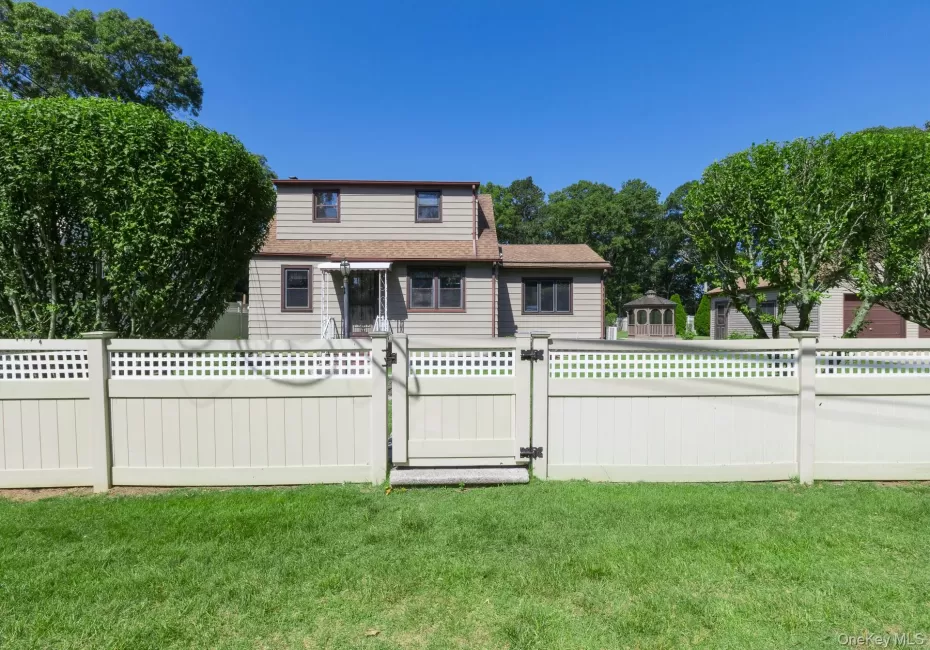 16 Ormond Place, Brookhaven, NY, 4 Bedrooms Bedrooms, 7 Rooms Rooms,1 BathroomBathrooms,Residential,For Rent,Ormond,0,1023376 16 Ormond Place, Brookhaven, NY, 4 Bedrooms Bedrooms, 7 Rooms Rooms,1 BathroomBathrooms,Residential,For Rent,Ormond,0,1023376