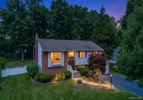 259 Burr Road, Huntington, NY, 3 Bedrooms Bedrooms, 8 Rooms Rooms,1 BathroomBathrooms,Residential,For Rent,Burr,0,1023359 259 Burr Road, Huntington, NY, 3 Bedrooms Bedrooms, 8 Rooms Rooms,1 BathroomBathrooms,Residential,For Rent,Burr,0,1023359