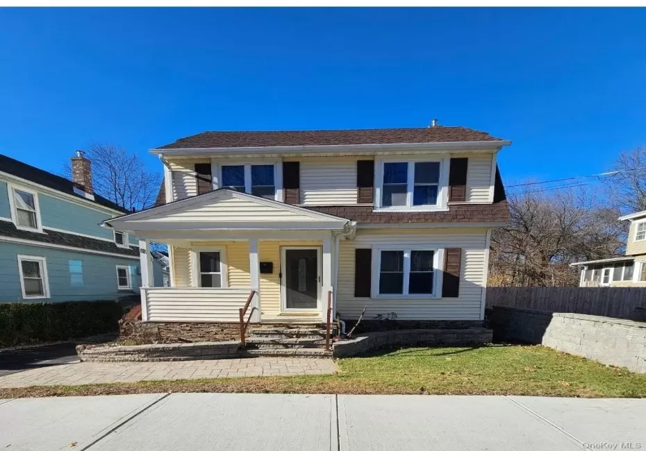 Charming 2 story Like new Charming 2 story Like new