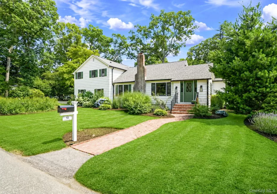 52 Albermarle Avenue, Huntington, NY, 4 Bedrooms Bedrooms, 8 Rooms Rooms,3 BathroomsBathrooms,Residential,For Rent,Albermarle,0,1019050 52 Albermarle Avenue, Huntington, NY, 4 Bedrooms Bedrooms, 8 Rooms Rooms,3 BathroomsBathrooms,Residential,For Rent,Albermarle,0,1019050