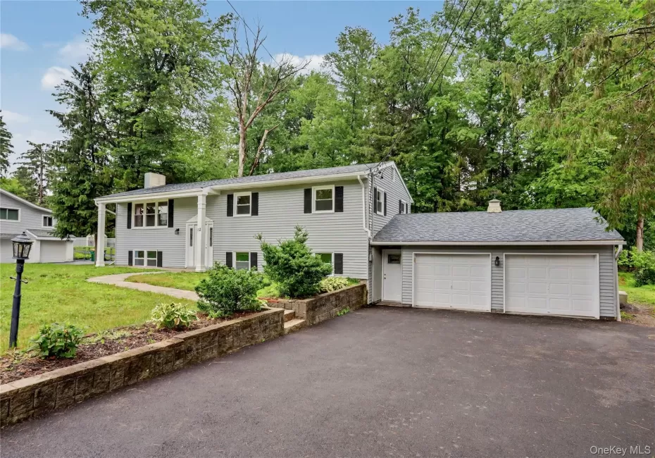 12 Roe Drive, Hyde Park, NY, 4 Bedrooms Bedrooms, 11 Rooms Rooms,3 BathroomsBathrooms,Residential,For Rent,Roe,0,1018671 12 Roe Drive, Hyde Park, NY, 4 Bedrooms Bedrooms, 11 Rooms Rooms,3 BathroomsBathrooms,Residential,For Rent,Roe,0,1018671