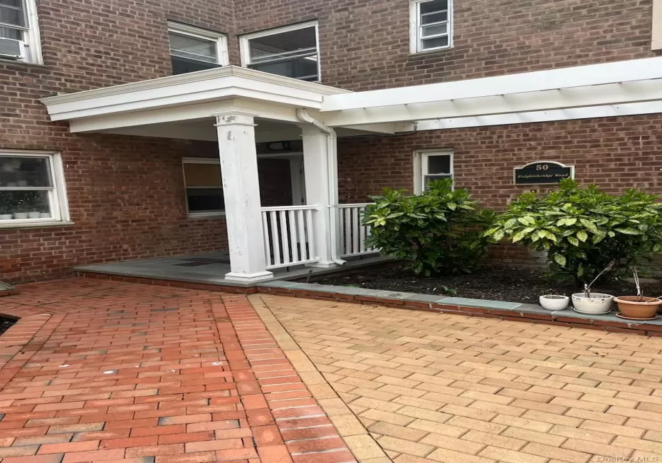 50 Knightsbridge Road, North Hempstead, NY, 1 Bedroom Bedrooms, 3 Rooms Rooms,1 BathroomBathrooms,Residential Lease,For Rent,Knightsbridge,0,1023901 50 Knightsbridge Road, North Hempstead, NY, 1 Bedroom Bedrooms, 3 Rooms Rooms,1 BathroomBathrooms,Residential Lease,For Rent,Knightsbridge,0,1023901