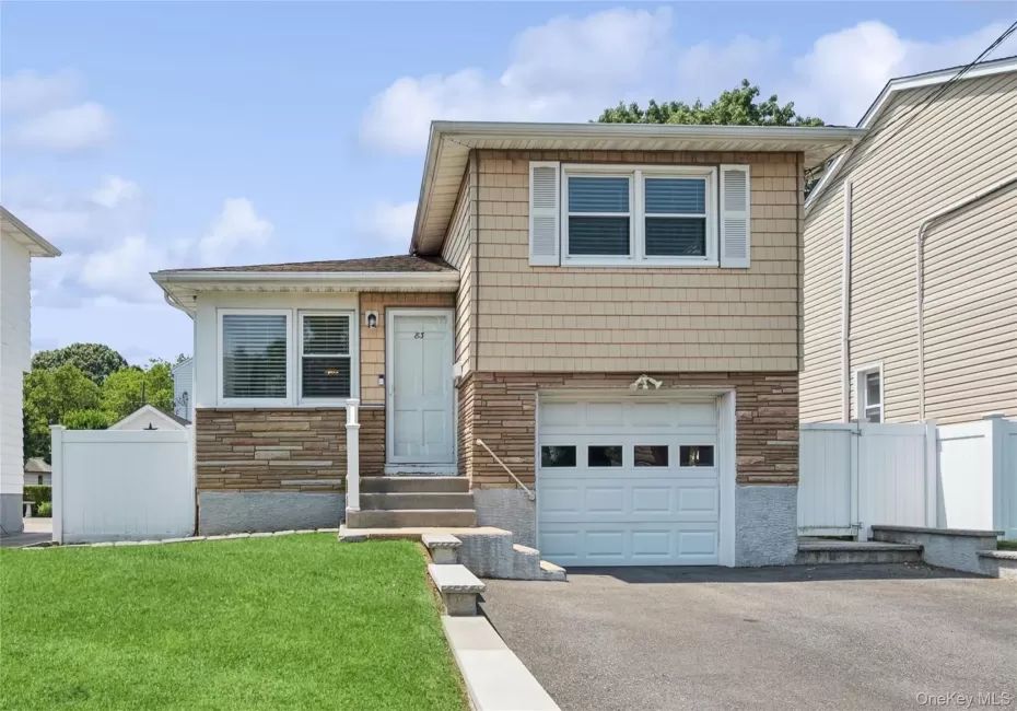 83 Scarcliffe Drive, Hempstead, NY, 3 Bedrooms Bedrooms, 7 Rooms Rooms,1 BathroomBathrooms,Residential,For Rent,Scarcliffe,0,1015489 83 Scarcliffe Drive, Hempstead, NY, 3 Bedrooms Bedrooms, 7 Rooms Rooms,1 BathroomBathrooms,Residential,For Rent,Scarcliffe,0,1015489