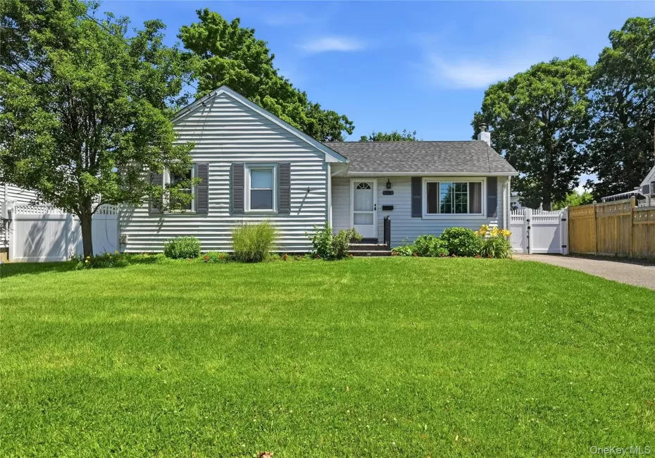 49 Bacon Lane, Babylon, NY, 3 Bedrooms Bedrooms, 5 Rooms Rooms,1 BathroomBathrooms,Residential,For Rent,Bacon,0,1023667 49 Bacon Lane, Babylon, NY, 3 Bedrooms Bedrooms, 5 Rooms Rooms,1 BathroomBathrooms,Residential,For Rent,Bacon,0,1023667