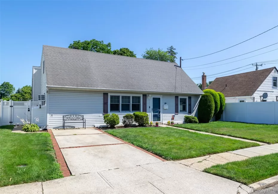 3977 Baylis Road, Hempstead, NY, 4 Bedrooms Bedrooms, 9 Rooms Rooms,2 BathroomsBathrooms,Residential,For Rent,Baylis,0,1022431 3977 Baylis Road, Hempstead, NY, 4 Bedrooms Bedrooms, 9 Rooms Rooms,2 BathroomsBathrooms,Residential,For Rent,Baylis,0,1022431