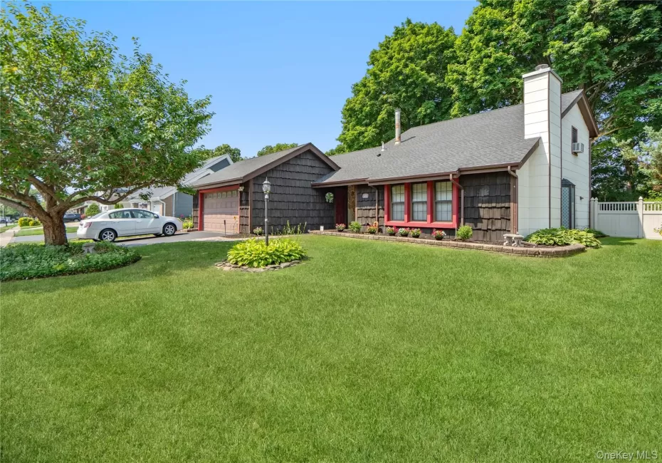 Welcome Home to 820 Greenbelt Parkway West! Welcome Home to 820 Greenbelt Parkway West!