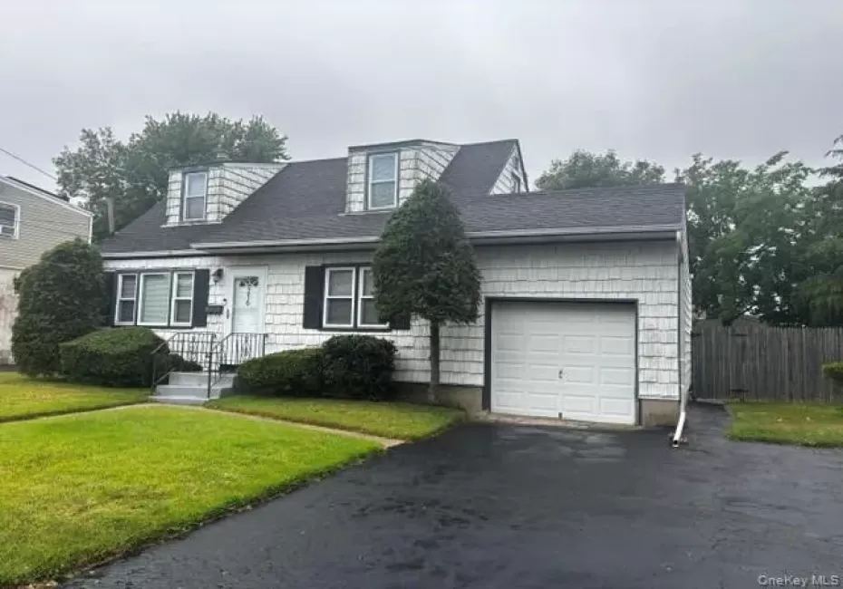 216 Bergen Court, Babylon, NY, 3 Bedrooms Bedrooms, 6 Rooms Rooms,1 BathroomBathrooms,Residential,For Rent,Bergen,0,1017130 216 Bergen Court, Babylon, NY, 3 Bedrooms Bedrooms, 6 Rooms Rooms,1 BathroomBathrooms,Residential,For Rent,Bergen,0,1017130