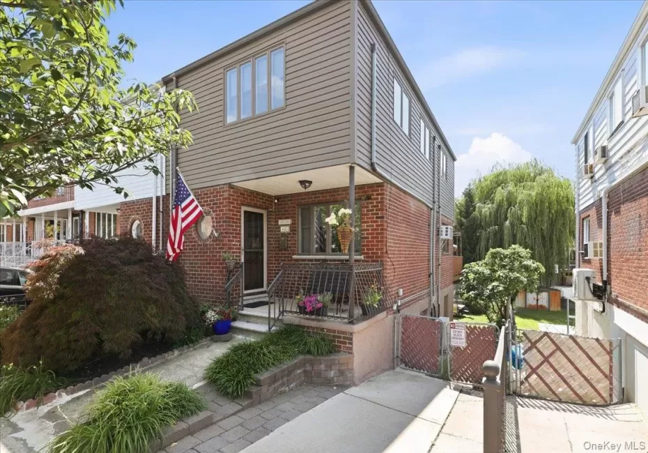 1415 Reed Place, New York, NY, 3 Bedrooms Bedrooms, 6 Rooms Rooms,1 BathroomBathrooms,Residential,For Rent,Reed,0,1023404 1415 Reed Place, New York, NY, 3 Bedrooms Bedrooms, 6 Rooms Rooms,1 BathroomBathrooms,Residential,For Rent,Reed,0,1023404