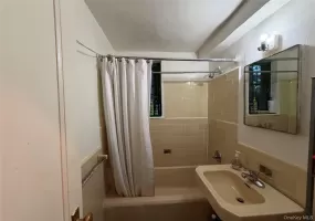 1551 Unionport Road, New York, NY, 1 Bedroom Bedrooms, 3 Rooms Rooms,1 BathroomBathrooms,Residential,For Rent,Unionport,0,1024018 1551 Unionport Road, New York, NY, 1 Bedroom Bedrooms, 3 Rooms Rooms,1 BathroomBathrooms,Residential,For Rent,Unionport,0,1024018