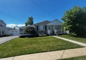 45 Clearwater Road, Babylon, NY, 3 Bedrooms Bedrooms, 8 Rooms Rooms,1 BathroomBathrooms,Residential,For Rent,Clearwater,0,1017755 45 Clearwater Road, Babylon, NY, 3 Bedrooms Bedrooms, 8 Rooms Rooms,1 BathroomBathrooms,Residential,For Rent,Clearwater,0,1017755