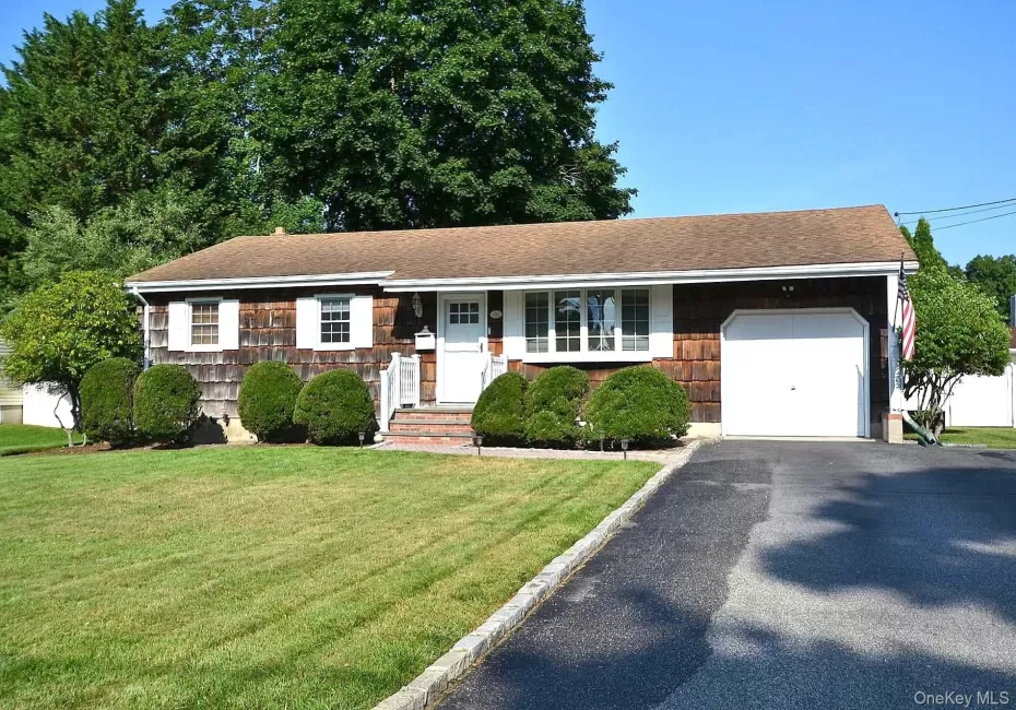 190 Pine Neck Avenue, Brookhaven, NY, 4 Bedrooms Bedrooms, 8 Rooms Rooms,1 BathroomBathrooms,Residential,For Rent,Pine Neck,0,1024074 190 Pine Neck Avenue, Brookhaven, NY, 4 Bedrooms Bedrooms, 8 Rooms Rooms,1 BathroomBathrooms,Residential,For Rent,Pine Neck,0,1024074