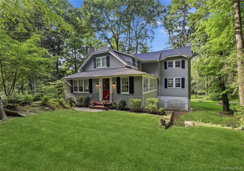 Welcome to 131 Douglas Road, Chappaqua Welcome to 131 Douglas Road, Chappaqua