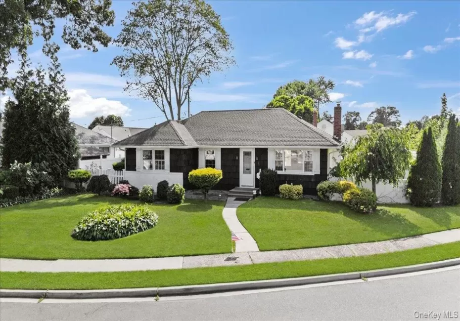 5 Coronet Crescent, Oyster Bay, NY, 3 Bedrooms Bedrooms, 6 Rooms Rooms,2 BathroomsBathrooms,Residential,For Rent,Coronet,0,1011046 5 Coronet Crescent, Oyster Bay, NY, 3 Bedrooms Bedrooms, 6 Rooms Rooms,2 BathroomsBathrooms,Residential,For Rent,Coronet,0,1011046