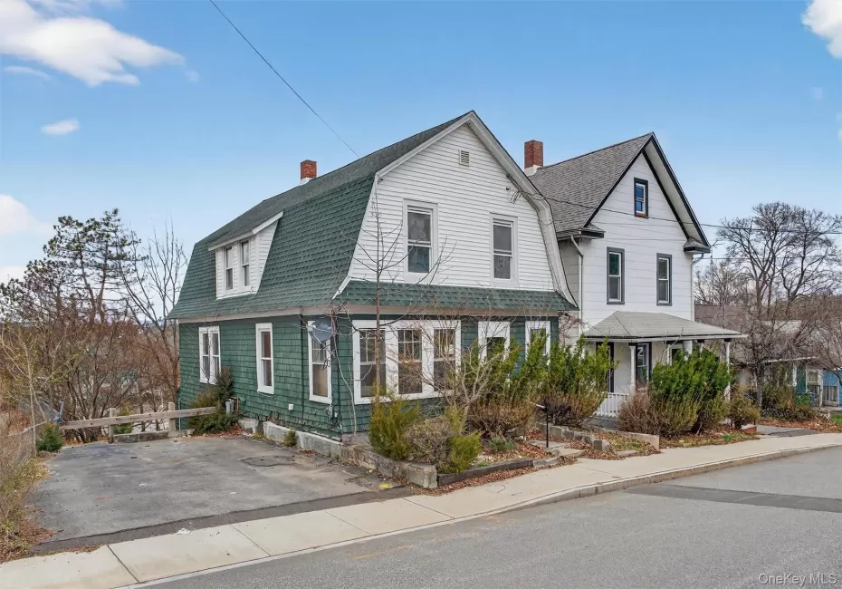 26 1/2 Ridge Street, Middletown, NY, 4 Bedrooms Bedrooms, 8 Rooms Rooms,2 BathroomsBathrooms,Residential,For Rent,Ridge,0,970803 26 1/2 Ridge Street, Middletown, NY, 4 Bedrooms Bedrooms, 8 Rooms Rooms,2 BathroomsBathrooms,Residential,For Rent,Ridge,0,970803