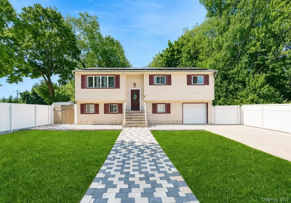 9 Hamlin Avenue, Babylon, NY, 5 Bedrooms Bedrooms, 11 Rooms Rooms,2 BathroomsBathrooms,Residential,For Rent,Hamlin,0,1023868 9 Hamlin Avenue, Babylon, NY, 5 Bedrooms Bedrooms, 11 Rooms Rooms,2 BathroomsBathrooms,Residential,For Rent,Hamlin,0,1023868
