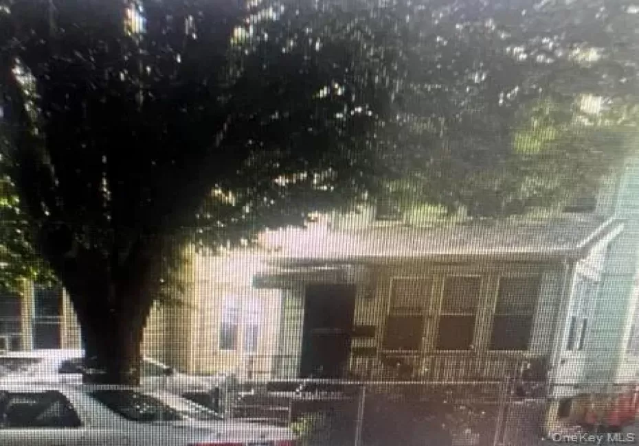 16026 76th Road, New York, NY, 3 Bedrooms Bedrooms, 7 Rooms Rooms,2 BathroomsBathrooms,Residential,For Rent,76th,0,1024115 16026 76th Road, New York, NY, 3 Bedrooms Bedrooms, 7 Rooms Rooms,2 BathroomsBathrooms,Residential,For Rent,76th,0,1024115