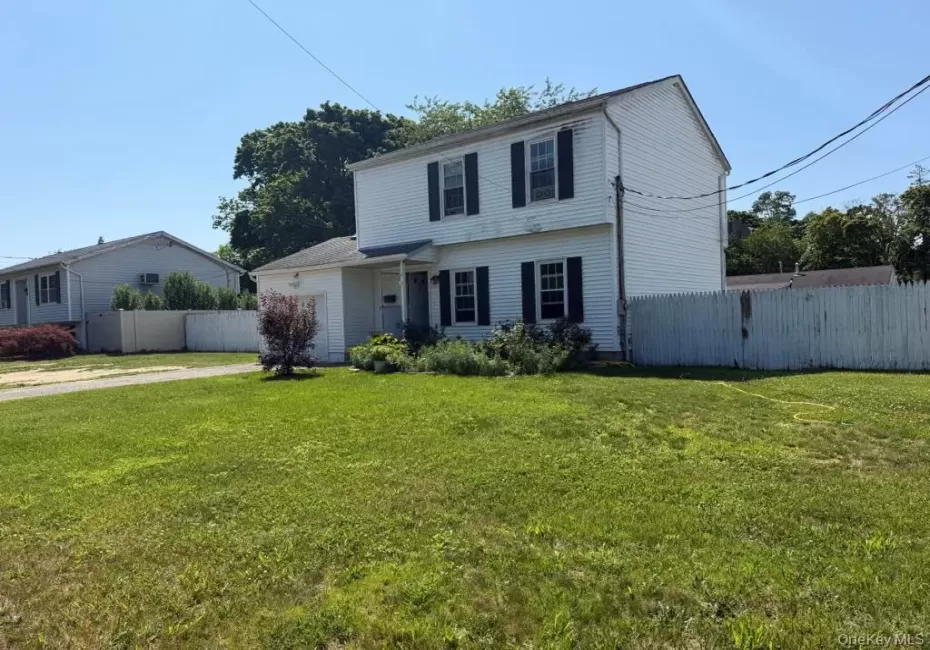 2 Elm Street, Islip, NY, 5 Bedrooms Bedrooms, 8 Rooms Rooms,3 BathroomsBathrooms,Residential,For Rent,Elm,0,1024117 2 Elm Street, Islip, NY, 5 Bedrooms Bedrooms, 8 Rooms Rooms,3 BathroomsBathrooms,Residential,For Rent,Elm,0,1024117