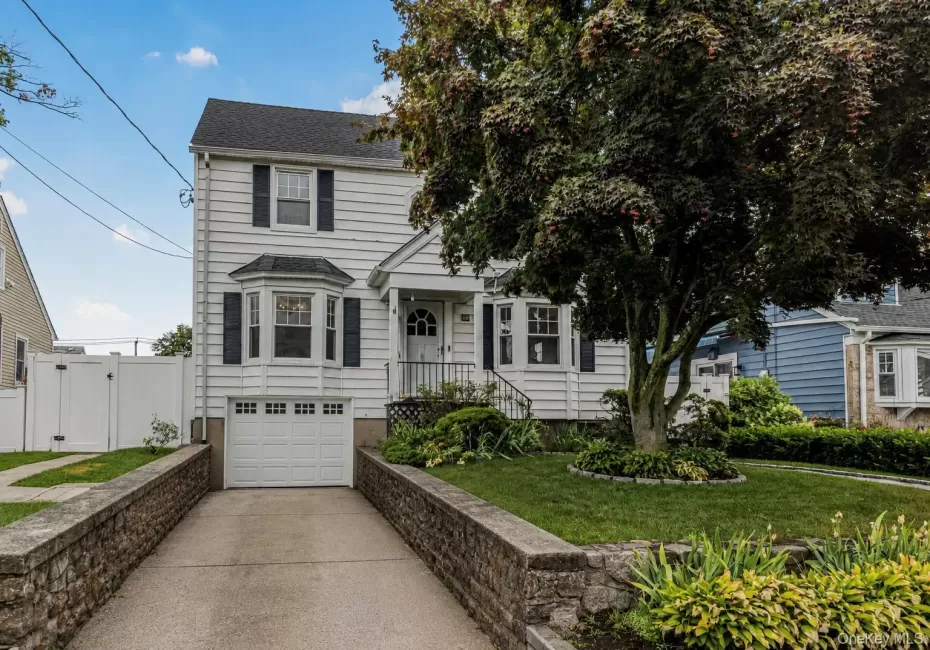 53 Holly Street, Yonkers, NY, 3 Bedrooms Bedrooms, 9 Rooms Rooms,1 BathroomBathrooms,Residential,For Rent,Holly,0,1024123 53 Holly Street, Yonkers, NY, 3 Bedrooms Bedrooms, 9 Rooms Rooms,1 BathroomBathrooms,Residential,For Rent,Holly,0,1024123