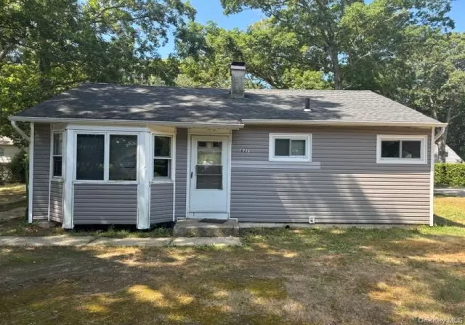 427 Doctors Path, Riverhead, NY, 3 Bedrooms Bedrooms, 5 Rooms Rooms,1 BathroomBathrooms,Residential,For Rent,Doctors,0,1024096 427 Doctors Path, Riverhead, NY, 3 Bedrooms Bedrooms, 5 Rooms Rooms,1 BathroomBathrooms,Residential,For Rent,Doctors,0,1024096