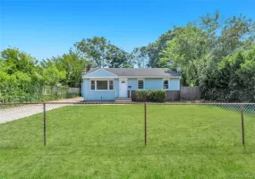 61 Herbert Circle, Brookhaven, NY, 3 Bedrooms Bedrooms, 7 Rooms Rooms,2 BathroomsBathrooms,Residential,For Rent,Herbert,0,1024187 61 Herbert Circle, Brookhaven, NY, 3 Bedrooms Bedrooms, 7 Rooms Rooms,2 BathroomsBathrooms,Residential,For Rent,Herbert,0,1024187