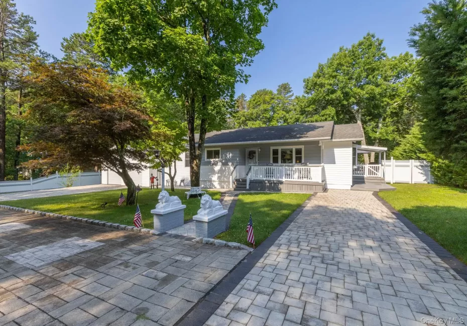 276 Parkway Drive, Brookhaven, NY, 3 Bedrooms Bedrooms, 8 Rooms Rooms,4 BathroomsBathrooms,Residential,For Rent,Parkway,0,1012293 276 Parkway Drive, Brookhaven, NY, 3 Bedrooms Bedrooms, 8 Rooms Rooms,4 BathroomsBathrooms,Residential,For Rent,Parkway,0,1012293