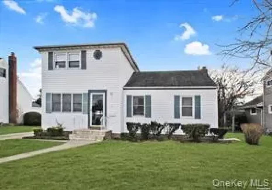 23 Jamaica Avenue, Oyster Bay, NY, 5 Bedrooms Bedrooms, 9 Rooms Rooms,3 BathroomsBathrooms,Residential Lease,For Rent,Jamaica,0,1024087 23 Jamaica Avenue, Oyster Bay, NY, 5 Bedrooms Bedrooms, 9 Rooms Rooms,3 BathroomsBathrooms,Residential Lease,For Rent,Jamaica,0,1024087