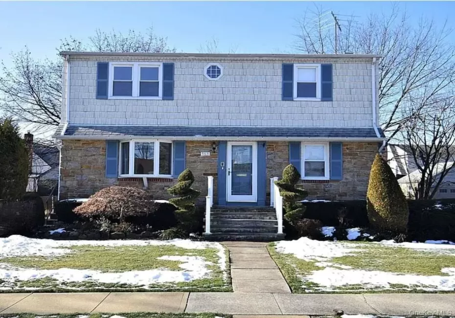 965 3rd Street, North Hempstead, NY, 2 Bedrooms Bedrooms, 5 Rooms Rooms,1 BathroomBathrooms,Residential Lease,For Rent,3rd,0,1024492 965 3rd Street, North Hempstead, NY, 2 Bedrooms Bedrooms, 5 Rooms Rooms,1 BathroomBathrooms,Residential Lease,For Rent,3rd,0,1024492