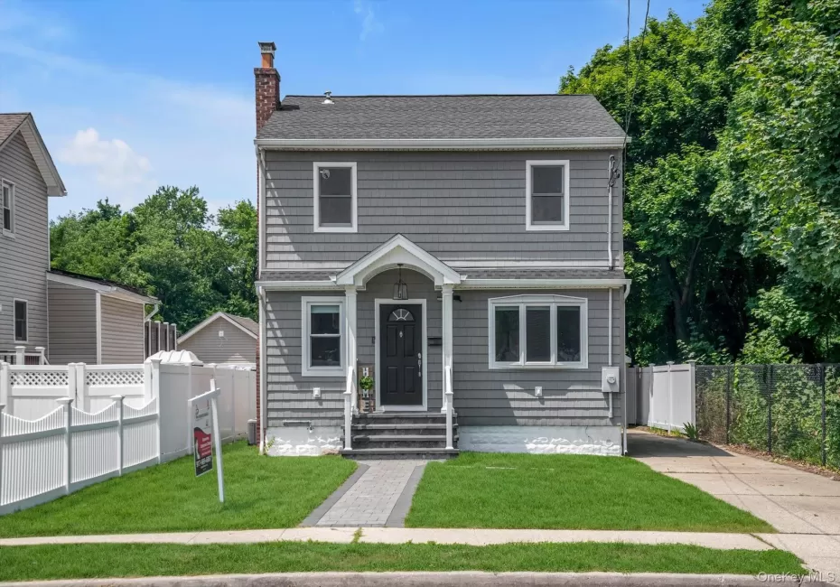 498 Farmers Avenue, Hempstead, NY, 5 Bedrooms Bedrooms, 9 Rooms Rooms,2 BathroomsBathrooms,Residential,For Rent,Farmers,0,1021912 498 Farmers Avenue, Hempstead, NY, 5 Bedrooms Bedrooms, 9 Rooms Rooms,2 BathroomsBathrooms,Residential,For Rent,Farmers,0,1021912