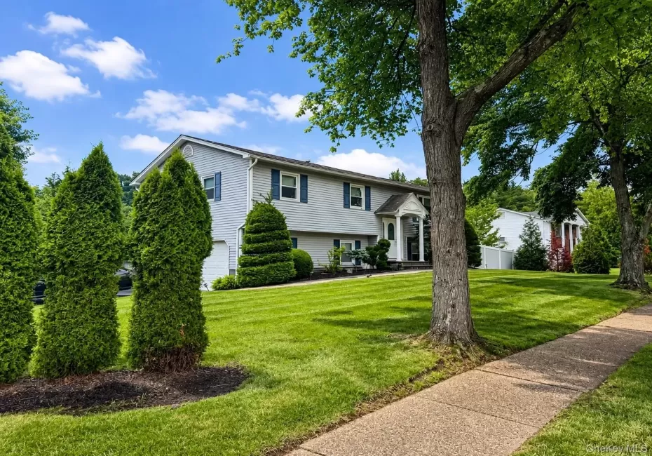 12 Spur Drive, Clarkstown, NY, 4 Bedrooms Bedrooms, 9 Rooms Rooms,2 BathroomsBathrooms,Residential,For Rent,Spur,0,1019322 12 Spur Drive, Clarkstown, NY, 4 Bedrooms Bedrooms, 9 Rooms Rooms,2 BathroomsBathrooms,Residential,For Rent,Spur,0,1019322