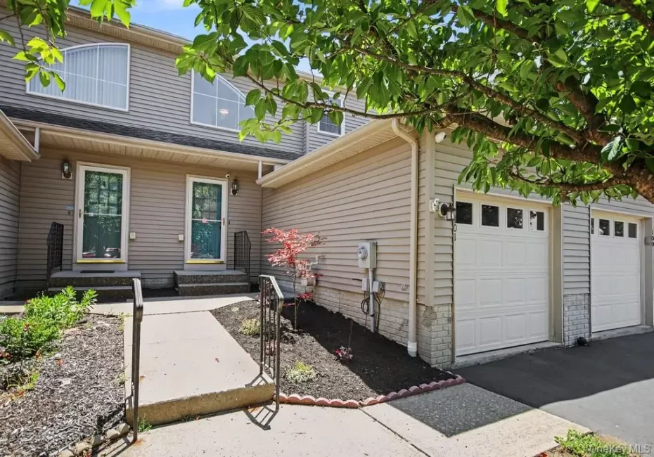 101 Elmcrest Drive, Fishkill, NY, 1 Bedroom Bedrooms, 6 Rooms Rooms,1 BathroomBathrooms,Residential,For Rent,Elmcrest,0,1021918 101 Elmcrest Drive, Fishkill, NY, 1 Bedroom Bedrooms, 6 Rooms Rooms,1 BathroomBathrooms,Residential,For Rent,Elmcrest,0,1021918