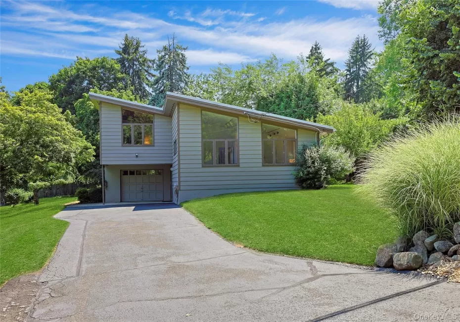 107 Larchdale Avenue, Clarkstown, NY, 2 Bedrooms Bedrooms, 7 Rooms Rooms,1 BathroomBathrooms,Residential,For Rent,Larchdale,0,1022780 107 Larchdale Avenue, Clarkstown, NY, 2 Bedrooms Bedrooms, 7 Rooms Rooms,1 BathroomBathrooms,Residential,For Rent,Larchdale,0,1022780